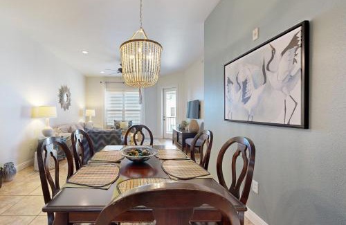 Horseshoe Bay Apartment | Discover The Waters Condos: Family-Friendly with Pool Access