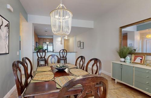 Horseshoe Bay Apartment | Discover The Waters Condos: Family-Friendly with Pool Access