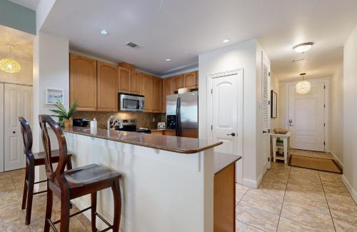 Horseshoe Bay Apartment | Discover The Waters Condos: Family-Friendly with Pool Access