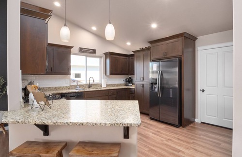Winston House | Discover The Watusi Place - Modern Umpqua Valley Retreat