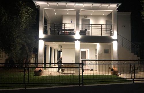 Skala Sotiros Apartment | Family-Friendly Getaway at The Wave House - 4-Star Stay