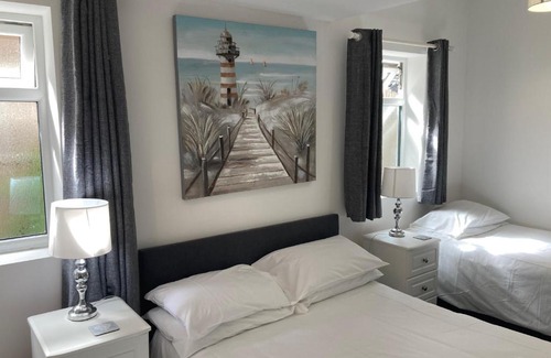 Birchington Bed & Breakfast | Oceanfront Escape at The Waves B&B - Guest Rated 9/10