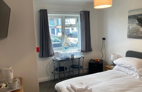 Birchington Bed & Breakfast | Oceanfront Escape at The Waves B&B - Guest Rated 9/10
