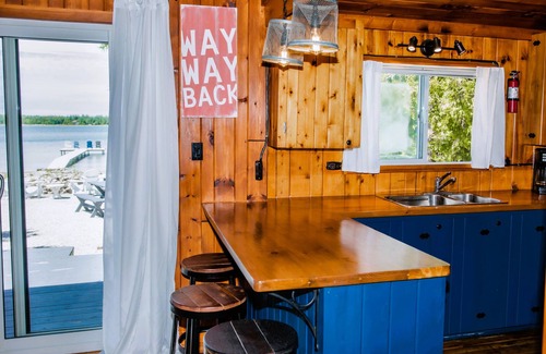 Tobermory Cottage | Waterfront Cottage Retreat with Private Dock in Tobermory