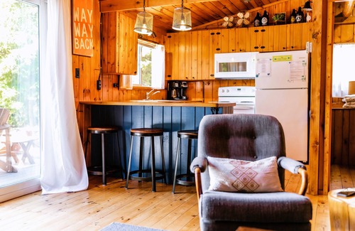 Tobermory Cottage | Waterfront Cottage Retreat with Private Dock in Tobermory