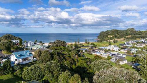 Onemana House | Discover The Wee Bothy - Family-Friendly Whangamata Retreat