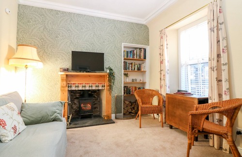 Peebles Cottage | Family-Friendly THE WEE COORIE with Open Fire in Peebles