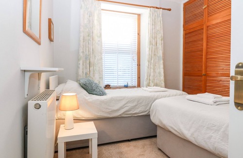 Peebles Cottage | Family-Friendly THE WEE COORIE with Open Fire in Peebles