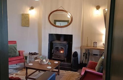 Glenveagh House | Family-Friendly Retreat at The WEE HOUS Cresslough
