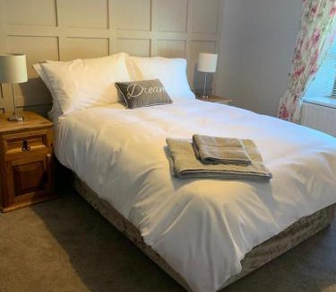 Cornamucklagh Apartment | Ideal Family Retreat at The Wee House, Omeath - Rated 9.3