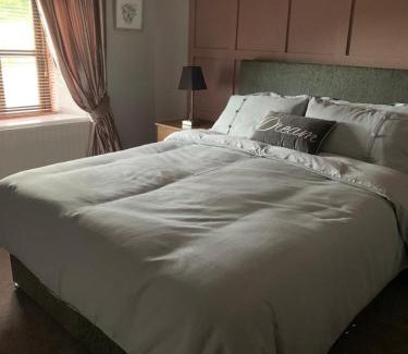 Cornamucklagh Apartment | Ideal Family Retreat at The Wee House, Omeath - Rated 9.3