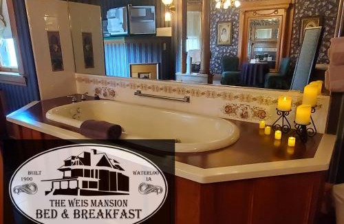 Waterloo Bed & Breakfast | Discover The Weis Mansion Bed and Breakfast - 10/10 Rated Stay