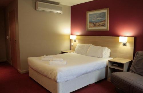 Kimberworth Hotel | Discover The Welcome Inn Rotherham/Sheffield with Hot Tub