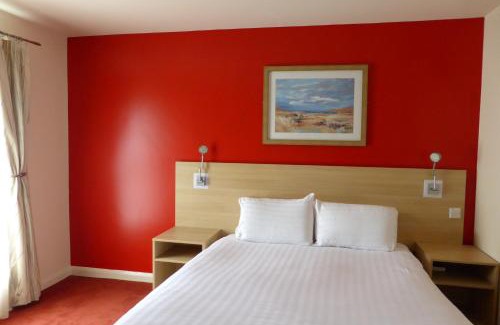 Kimberworth Hotel | Discover The Welcome Inn Rotherham/Sheffield with Hot Tub