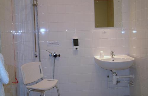 Kimberworth Hotel | Discover The Welcome Inn Rotherham/Sheffield with Hot Tub