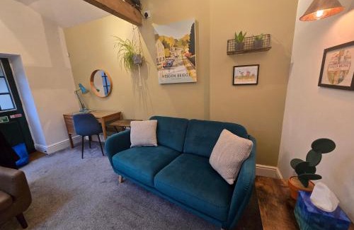 Wadsworth House | Elegant Well House Boutique Cottage in Hebden Bridge