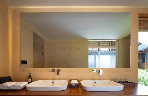 Rongjiang House | The Well House