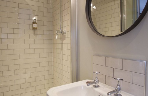 Byworth Hotel | Discover The Welldiggers Arms: Family-Friendly Getaway