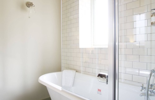 Byworth Hotel | Discover The Welldiggers Arms: Family-Friendly Getaway
