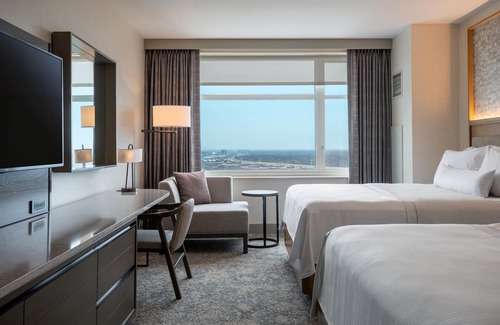 Lombard Hotel | Inviting Getaway at The Westin Chicago Lombard - 4 Stars