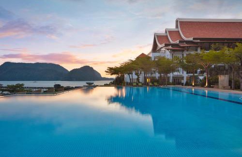 Kuah Resort | Experience The Westin Langkawi Resort & Spa: Beachfront Luxury