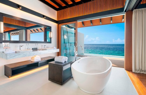 Miriandhoo Island Hotel | Luxury Stay at The Westin Maldives Miriandhoo Resort