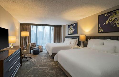 The Galleria Hotel | Indulge at The Westin Oaks Houston: Pet Friendly & Poolside