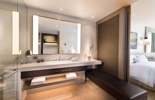 Perth Central Business District Hotel | Discover The Westin Perth: 5-Star Luxury with Spa & Pool