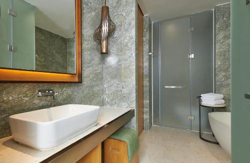 Wanning Resort | Experience The Westin Shimei Bay Resort with Oceanfront Luxury