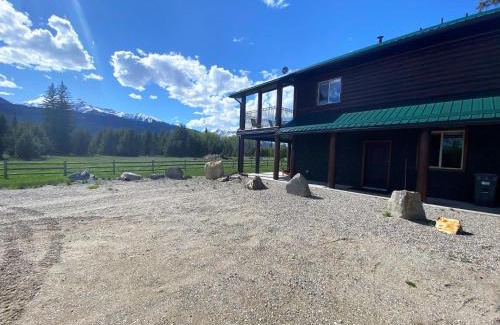 Valemount Villa | Family-Friendly Retreat at The Westview Cabin, 4-Star Stay