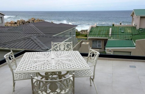 Kleinmond Apartment | Stunning Whale and Waddler Unit with Ocean View & Solar Support