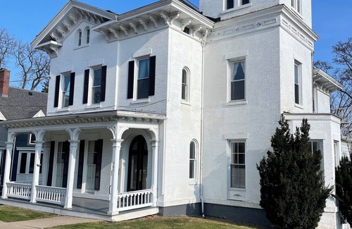 South Main Street Apartment | Experience The Wheat House on Main with Breakfast Included