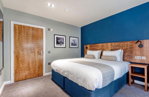 Horsell Hotel | Welcoming Wheatsheaf: Family-Friendly with Breakfast Included