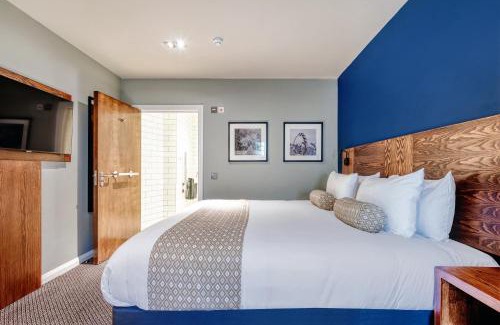 Horsell Hotel | Welcoming Wheatsheaf: Family-Friendly with Breakfast Included