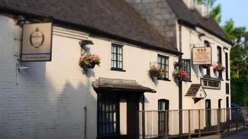 Salisbury Bed & Breakfast | Welcoming The Wheatsheaf: Family-Friendly with Kitchen Access