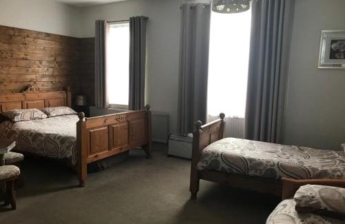 Salisbury Bed & Breakfast | Welcoming The Wheatsheaf: Family-Friendly with Kitchen Access