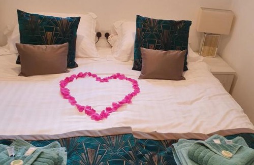 Atherstone Hotel | Cozy Stay at The Wheatsheaf Inn with Breakfast Included