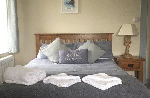 Mevagissey Bed & Breakfast | Inviting Stay at The Wheelhouse with Breakfast & Dining