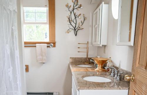 Camden House | Pet-Friendly Retreat at The Wheelhouse - Rated 9/10!