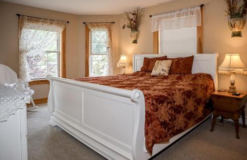 Camden House | Pet-Friendly Retreat at The Wheelhouse - Rated 9/10!