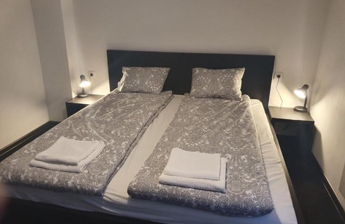 Kvartal Noviya Grad Apartment | Pet-Friendly Stay at The White Apartment for Ski Lovers