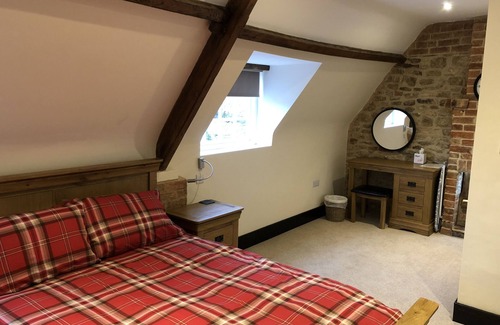 Sherington Hotel | Discover The White Hart: 4-Star Escape with Spa & Dining