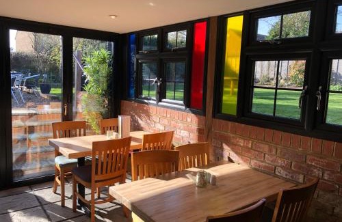 Sherington Hotel | Pet-Friendly Stay at The White Hart with Top Amenities