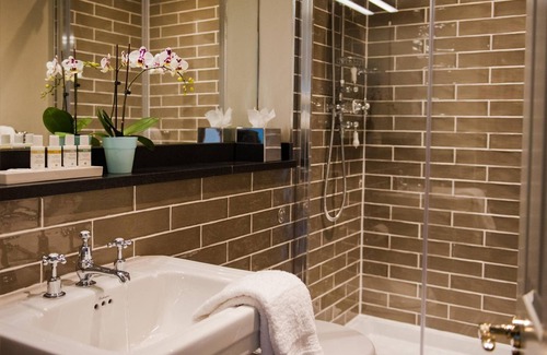 Overton Hotel | Discover The White Hart, Overton - 4-Star Family Retreat