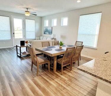 New Braunfels House | The White Haus A Cozy New Braunfels Cottage