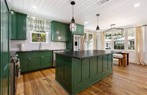 Covington House | Explore The White House at HH: Rated 10/10, Family-Friendly!
