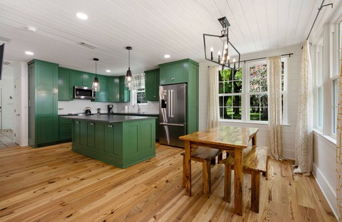 Covington House | Explore The White House at HH: Rated 10/10, Family-Friendly!