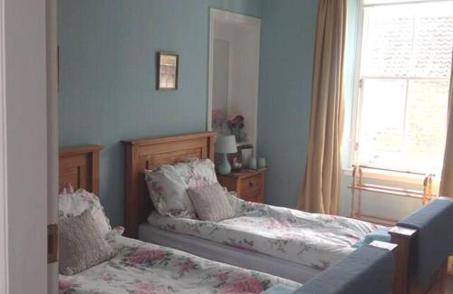 Pittenweem Bed & Breakfast | Experience The White House: Guest Rated 9/10 Quality Stay