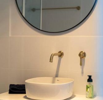 Molong House | Family-Friendly Stay at The White House Molong