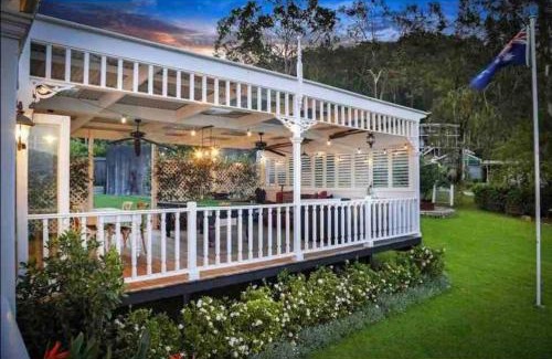 Spencer House | Guest Rated 10/10: The White House - Spencer Awaits You